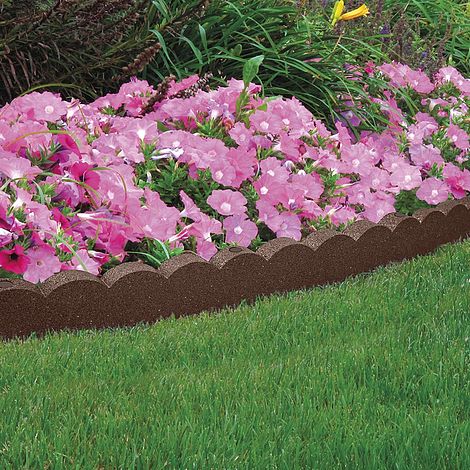 Eco-friendly Flexi Curve Scallop Border Edging at Suttons
