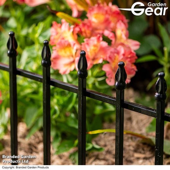 Garden Gear - Clarence Metal Finial Garden Border